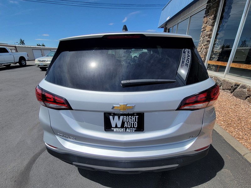 Additional photo of vehicle.