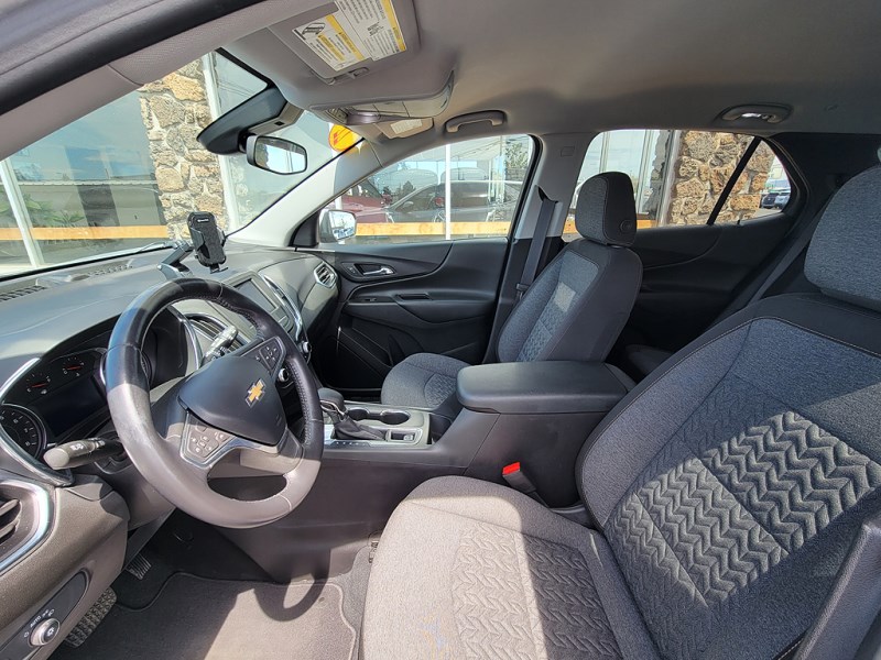 Additional photo of vehicle.
