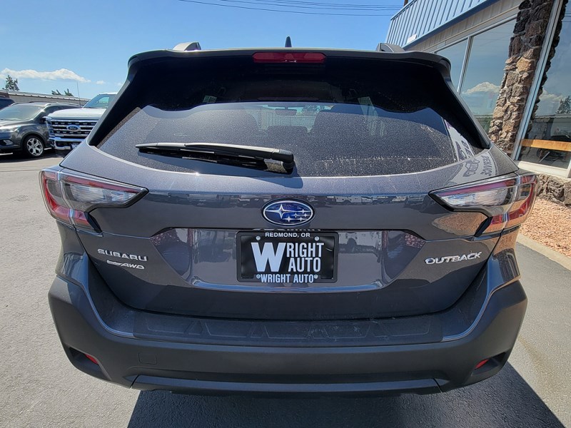 Additional photo of vehicle.