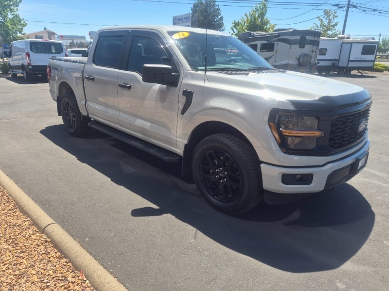 Additional photo of vehicle.