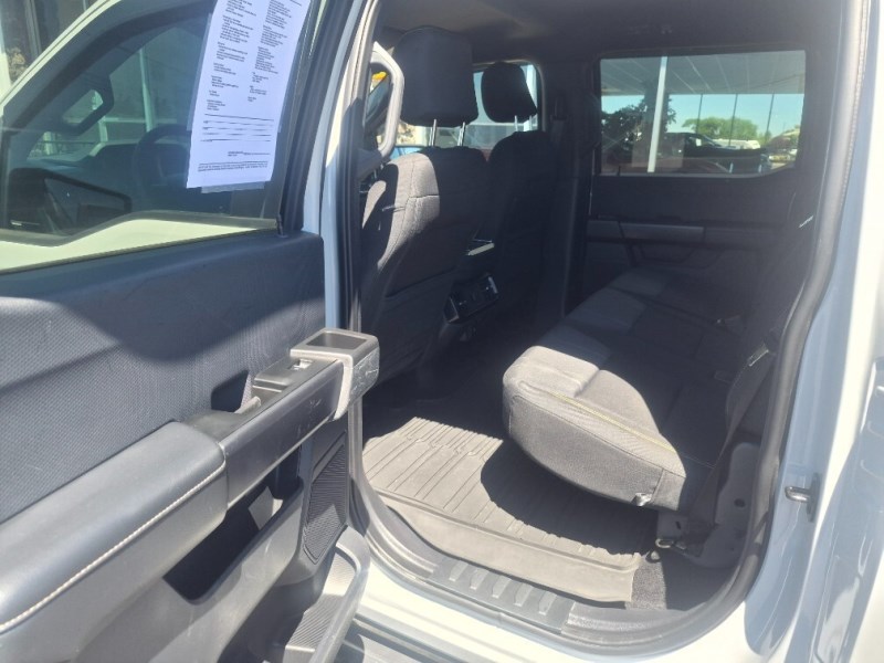 Additional photo of vehicle.