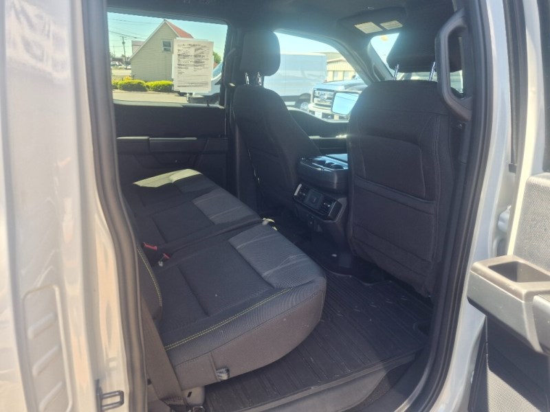 Additional photo of vehicle.