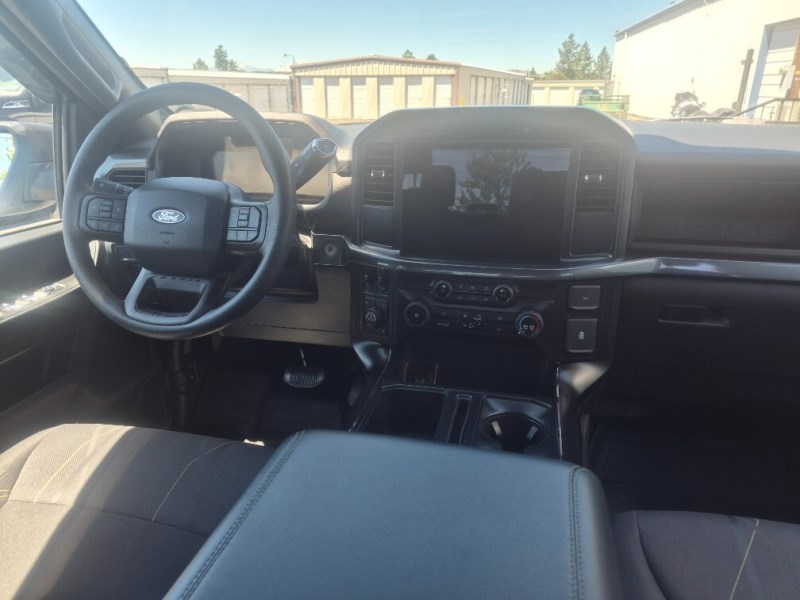 Additional photo of vehicle.