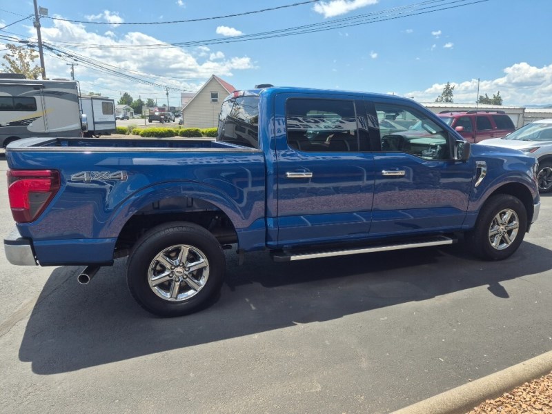 Additional photo of vehicle.