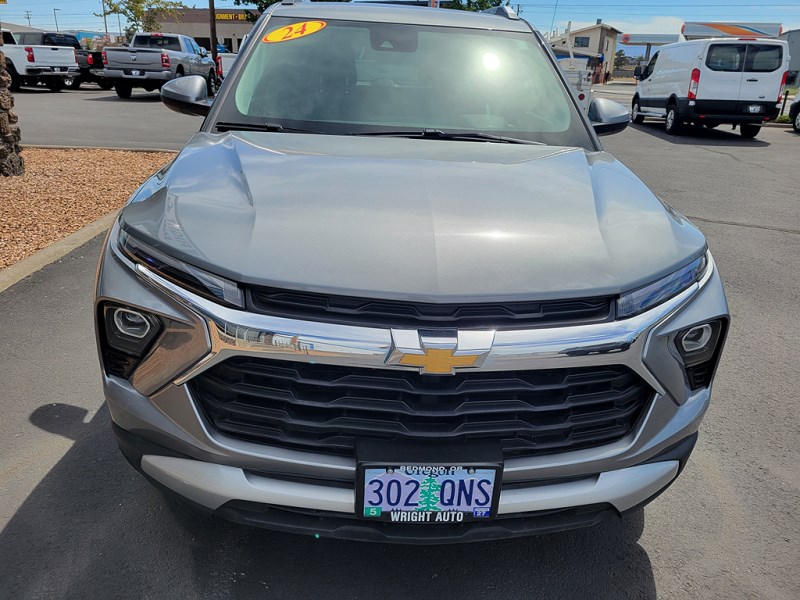 Additional photo of vehicle.