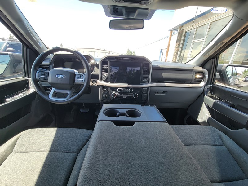 Additional photo of vehicle.