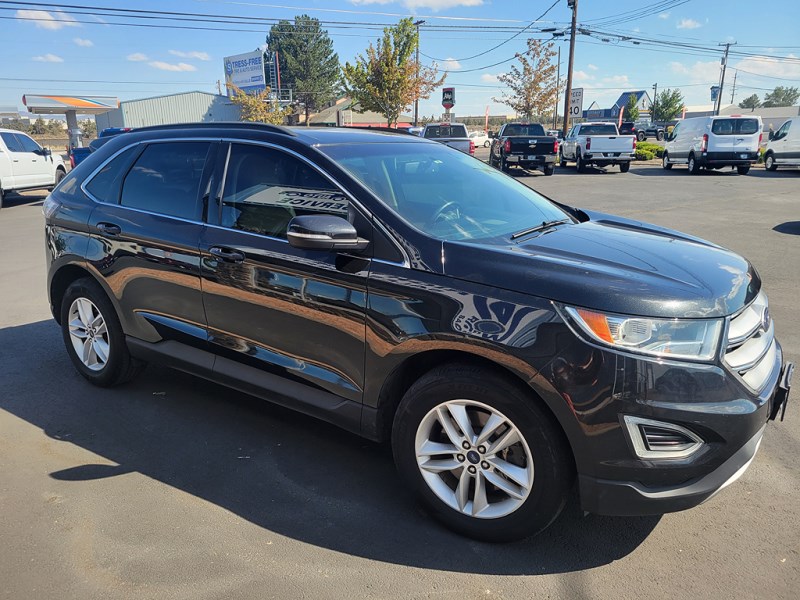 Additional photo of vehicle.