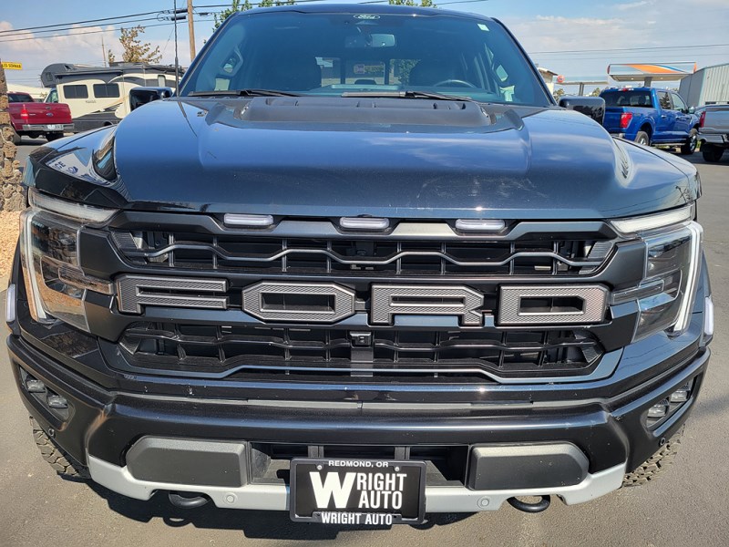 Additional photo of vehicle.