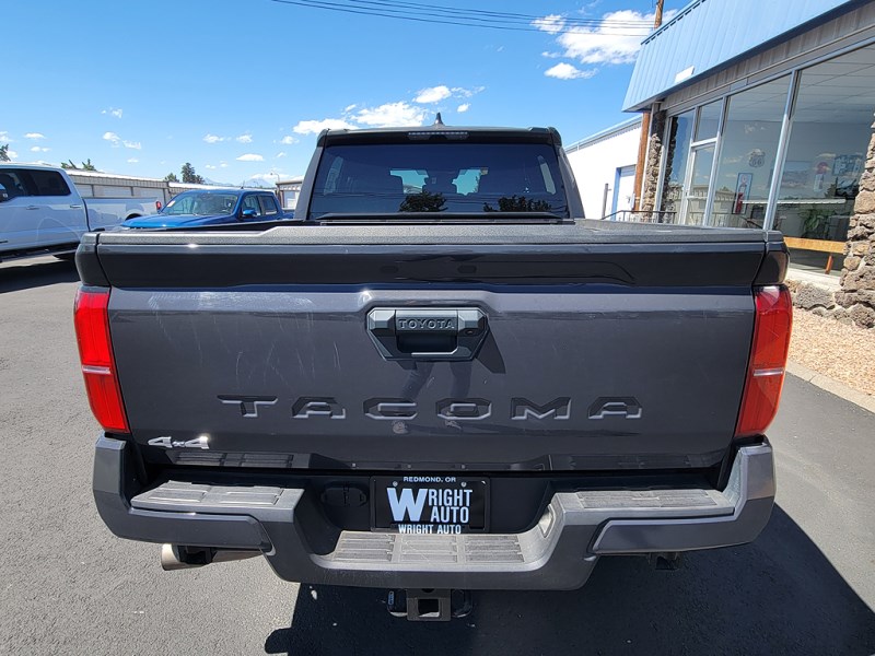 Additional photo of vehicle.