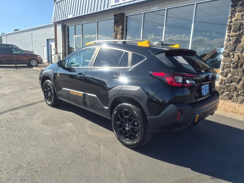 Additional photo of vehicle.