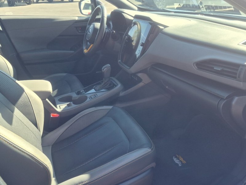 Additional photo of vehicle.