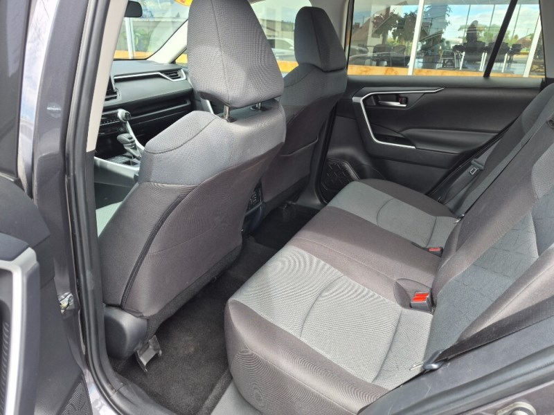 Additional photo of vehicle.