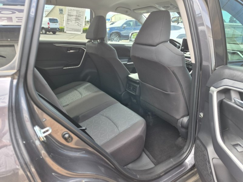 Additional photo of vehicle.
