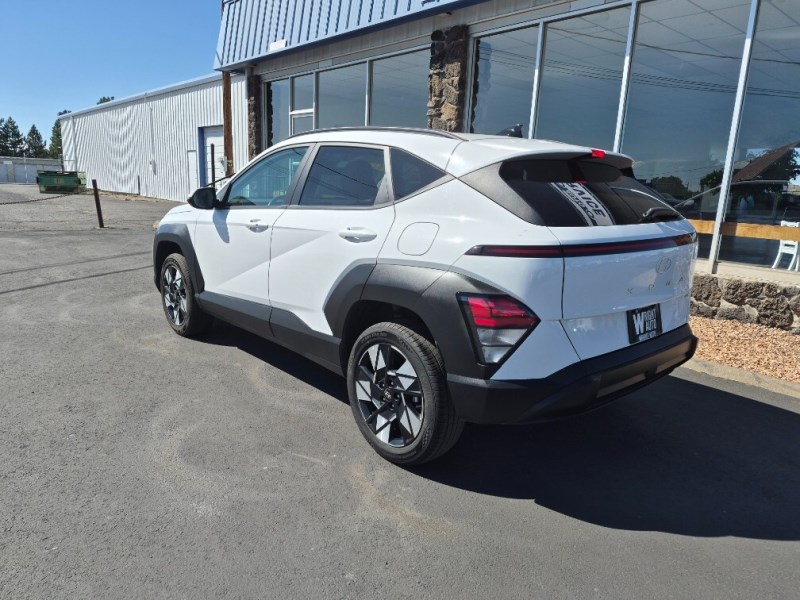 Additional photo of vehicle.