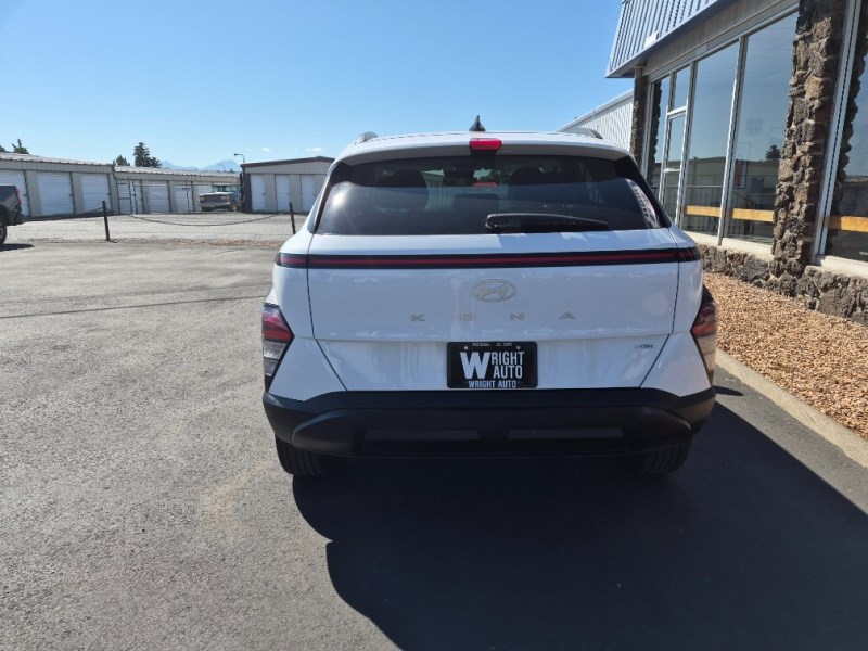 Additional photo of vehicle.