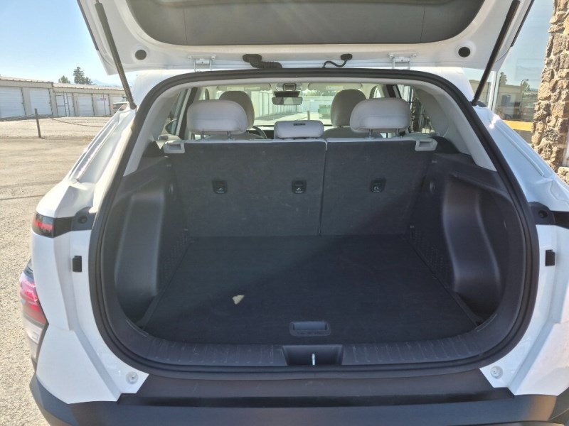 Additional photo of vehicle.