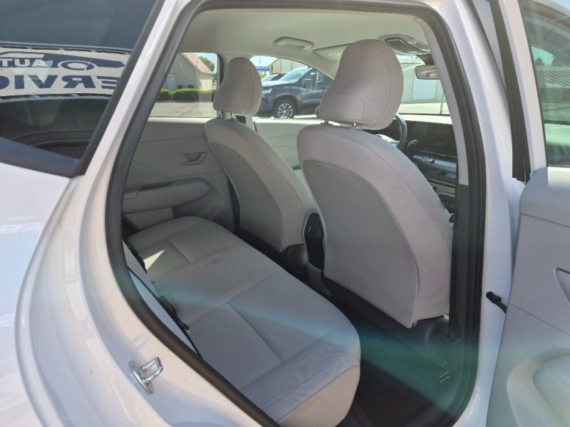 Additional photo of vehicle.