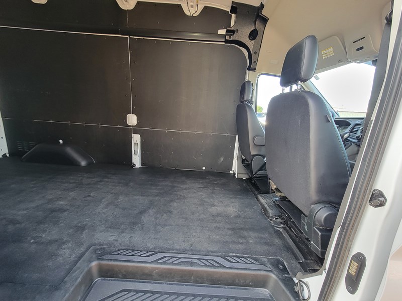 Additional photo of vehicle.