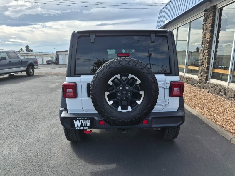 Additional photo of vehicle.