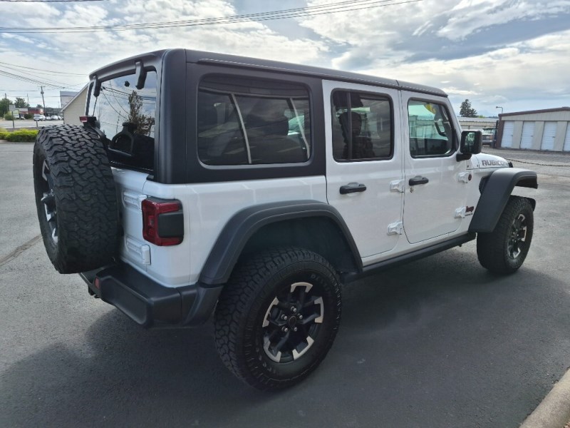 Additional photo of vehicle.