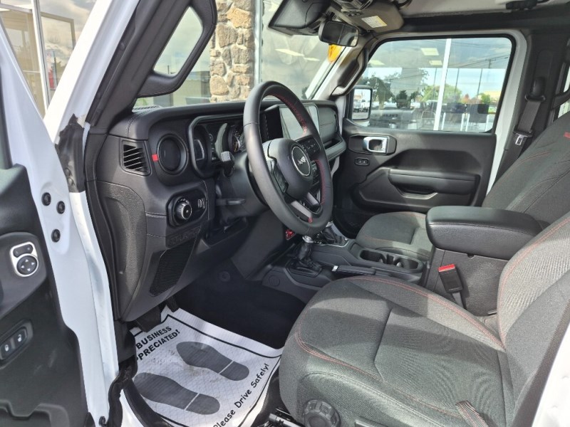 Additional photo of vehicle.