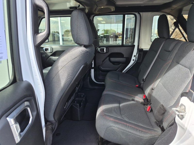 Additional photo of vehicle.