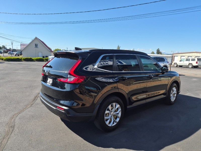 Additional photo of vehicle.