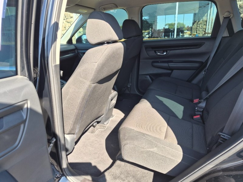 Additional photo of vehicle.