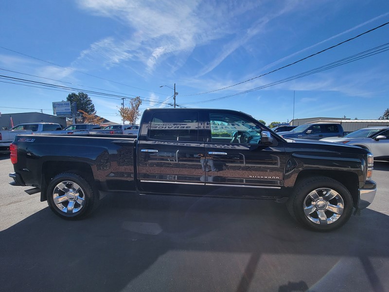 Additional photo of vehicle.