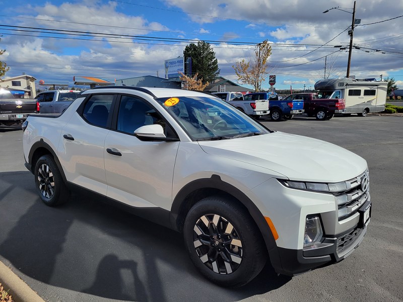 Additional photo of vehicle.