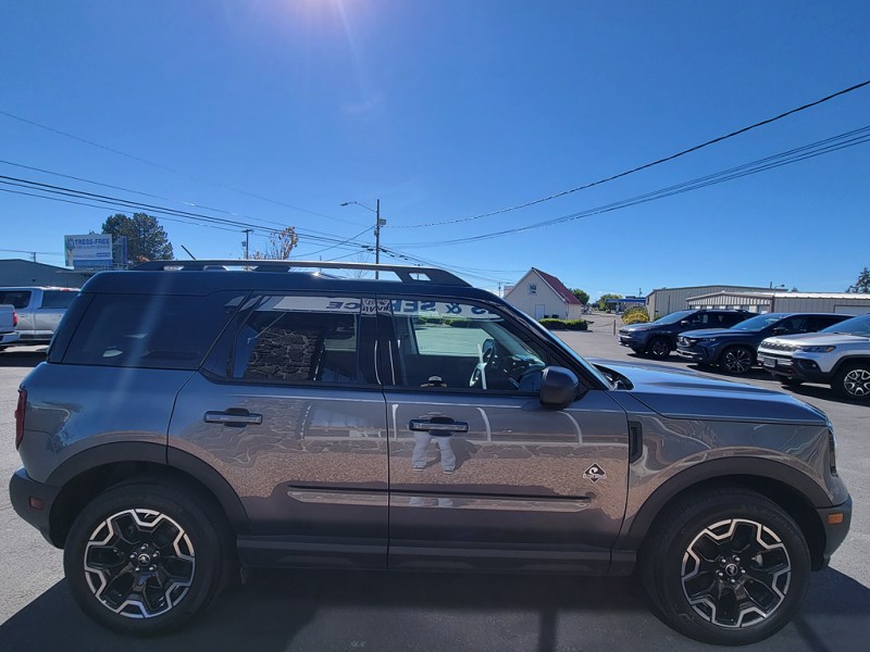 Additional photo of vehicle.