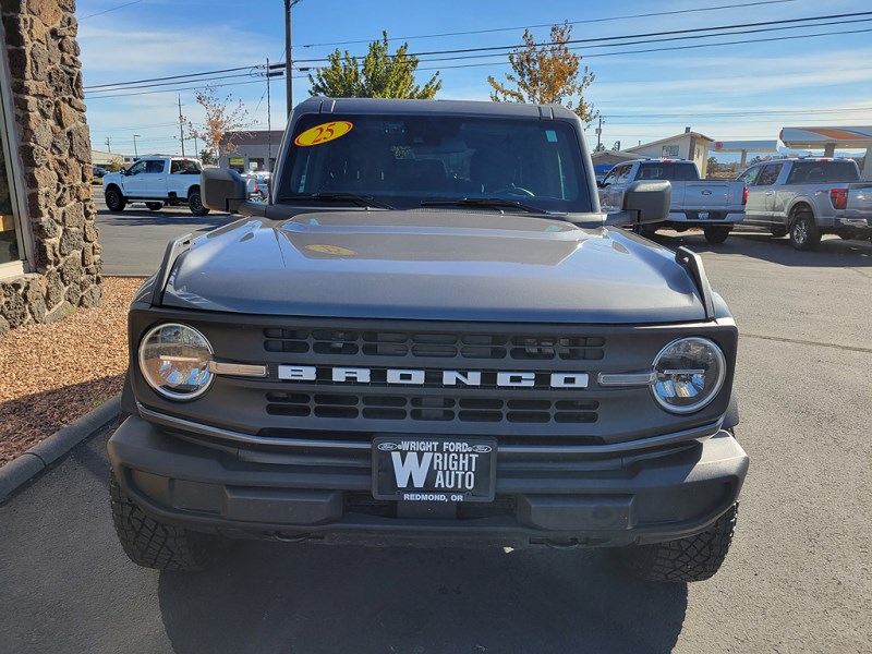 Additional photo of vehicle.