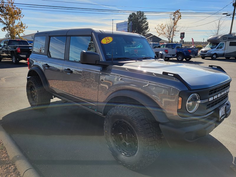 Additional photo of vehicle.