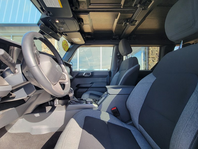 Additional photo of vehicle.