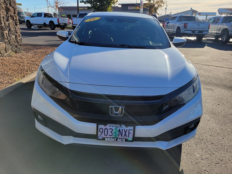 Additional photo of vehicle.