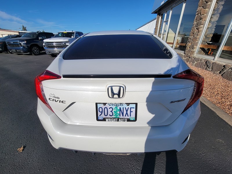 Additional photo of vehicle.