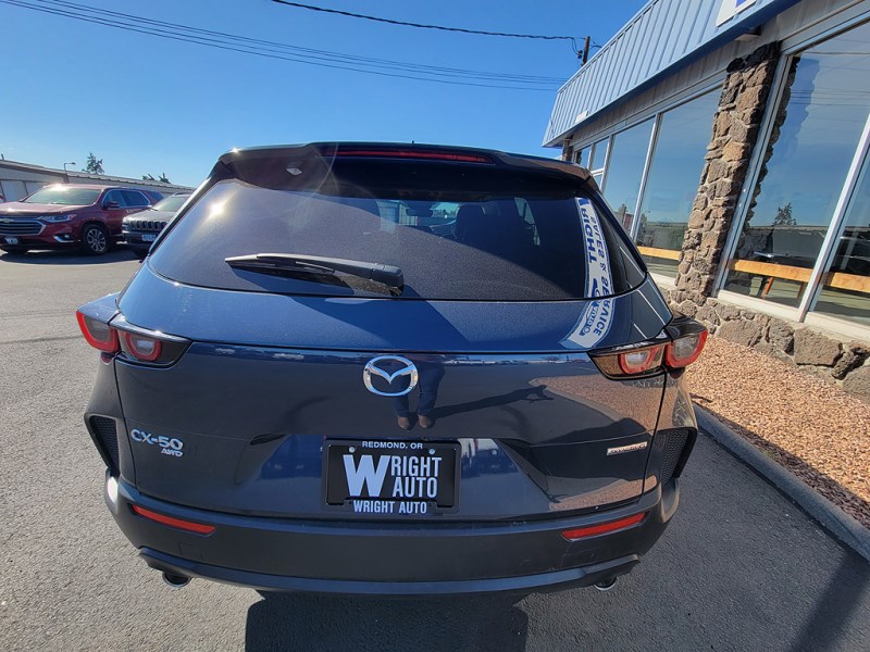 Additional photo of vehicle.