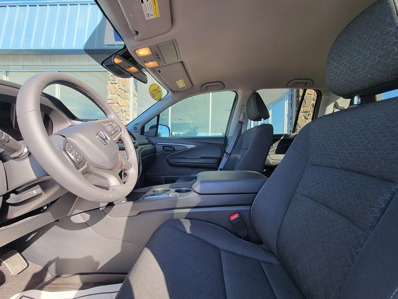 Additional photo of vehicle.