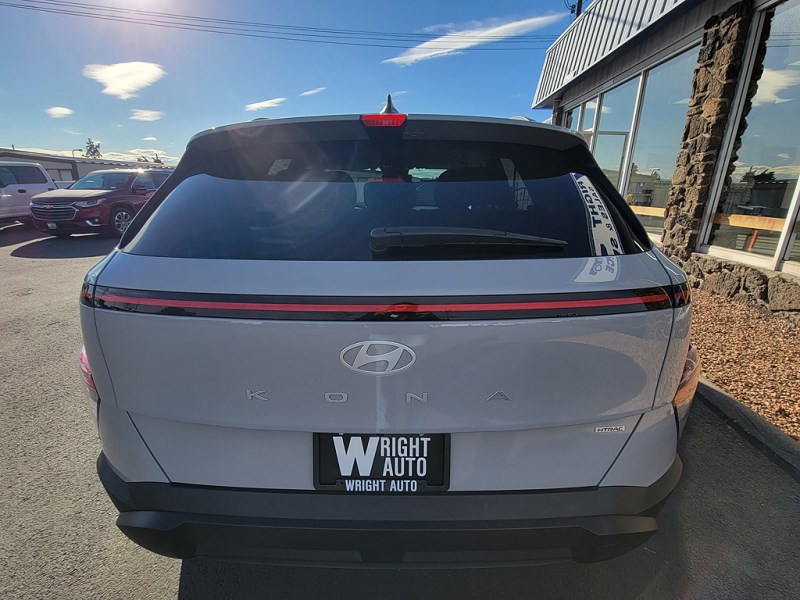 Additional photo of vehicle.
