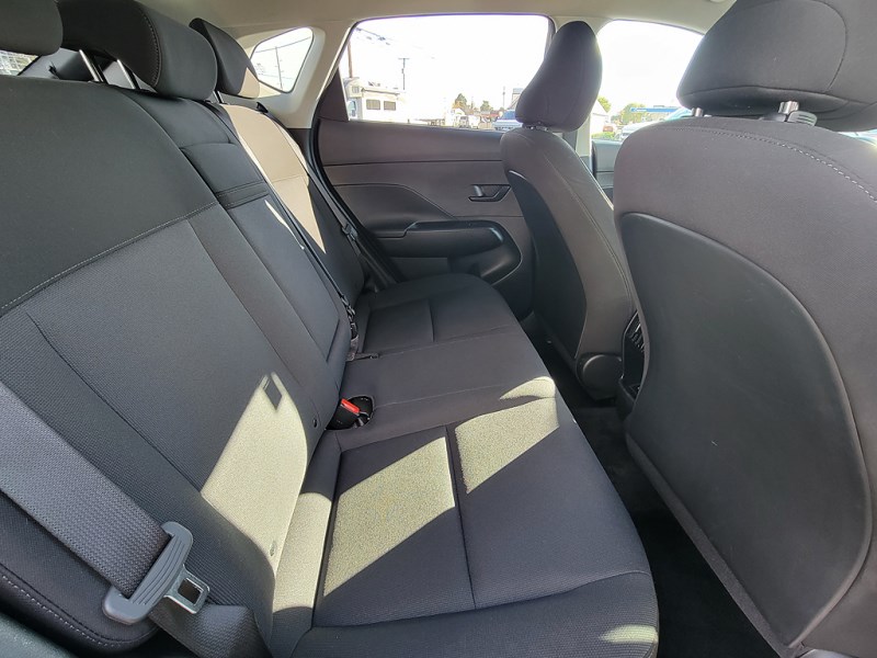 Additional photo of vehicle.