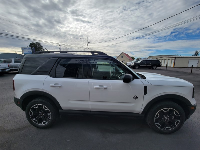 Additional photo of vehicle.
