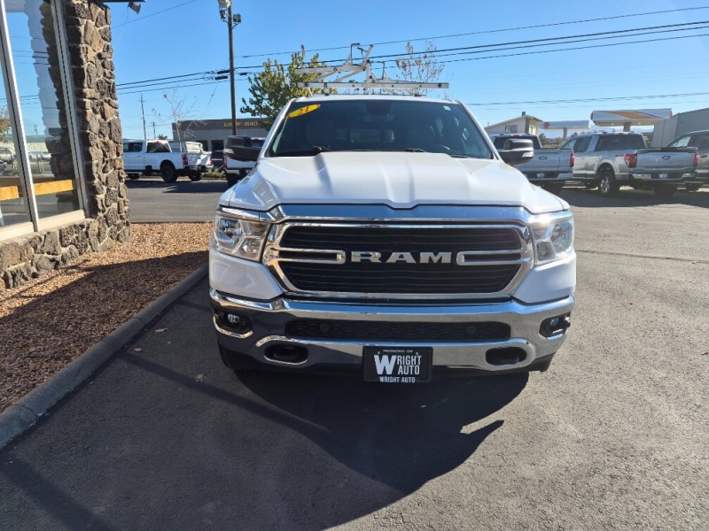 Additional photo of vehicle.