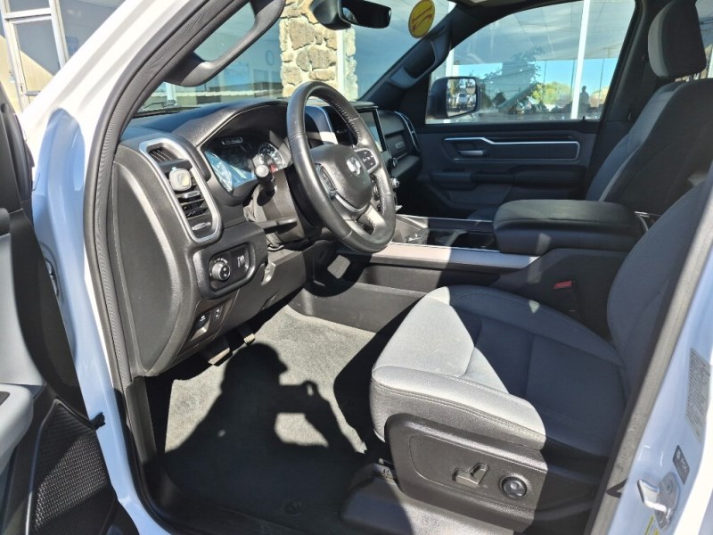 Additional photo of vehicle.