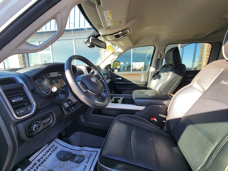 Additional photo of vehicle.