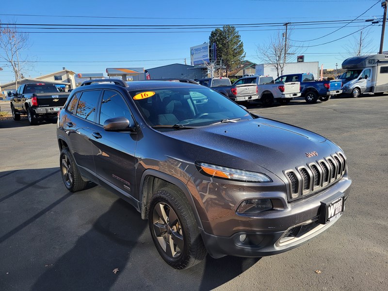 Additional photo of vehicle.