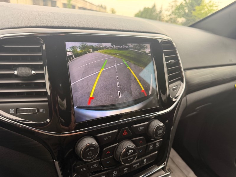 2019 Jeep Grand Cherokee Laredo E - Photo 19