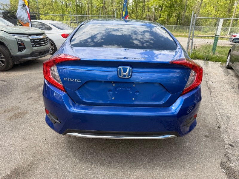 Additional photo of vehicle.
