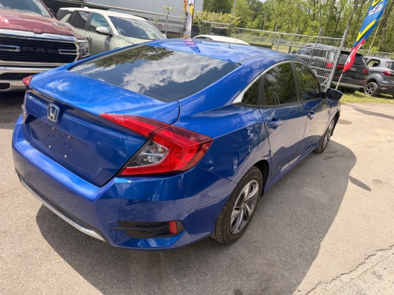 Additional photo of vehicle.