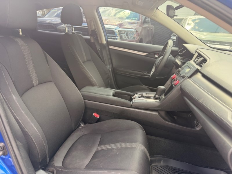 Additional photo of vehicle.