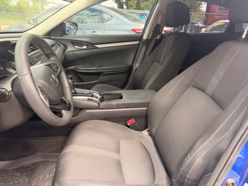 Additional photo of vehicle.